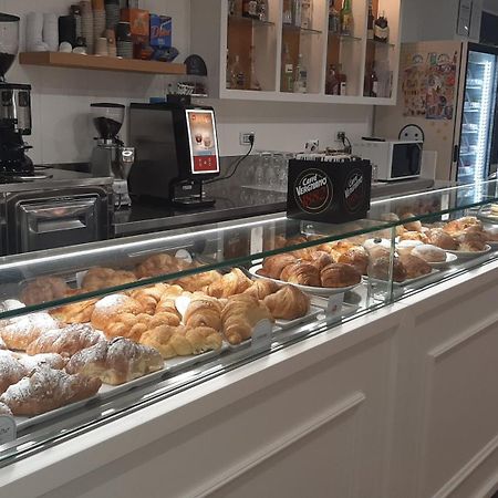 Отель Dolci Ricordi Бари Экстерьер фото